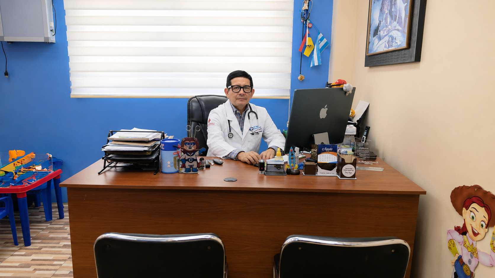 Dr. Nixon Rivas Delgado - Pediatra Nutriólogo Infantil en Guayaquil